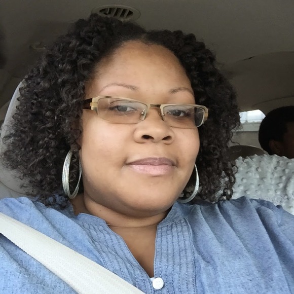 Meet your Posher, Tennille - Picture 1 of 1